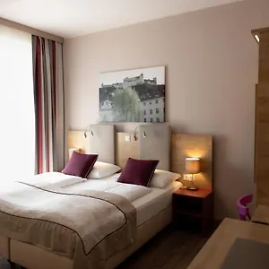 3* Hotel Max70